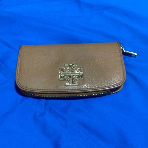 Tory Burch Zip Wallet - Picture 1 of 8